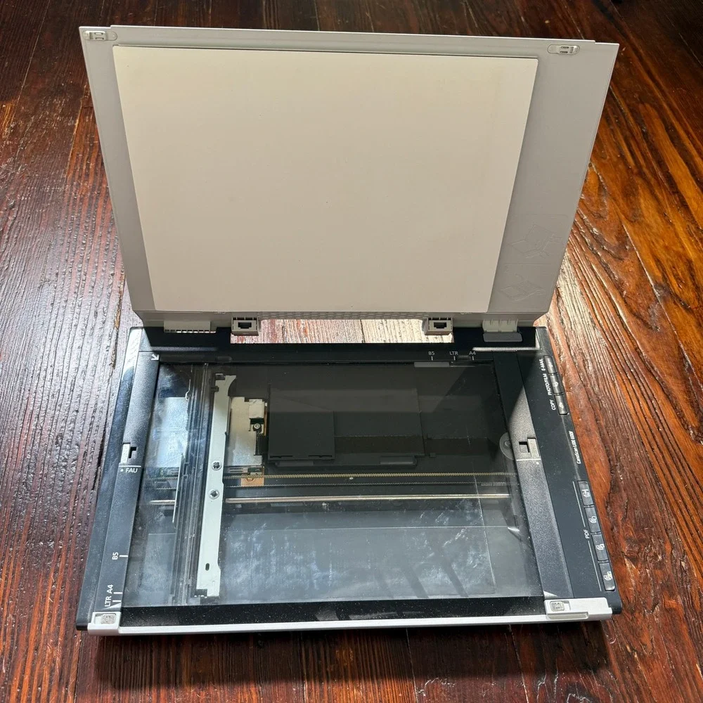 Canon CanoScan LiDE 600F Color Image Scanner Silver 4800x9600 dpi USB Powered